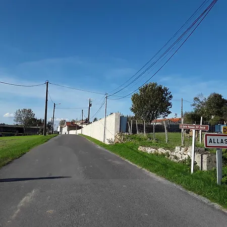 Du Chateau Holiday home Allas-Bocage