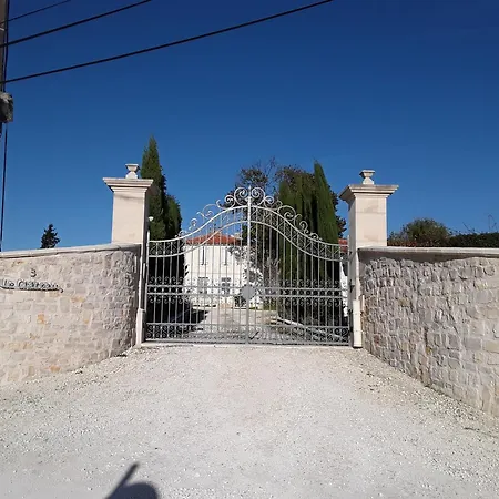 Du Chateau