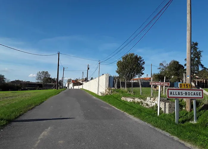 Du Chateau Holiday home Allas-Bocage